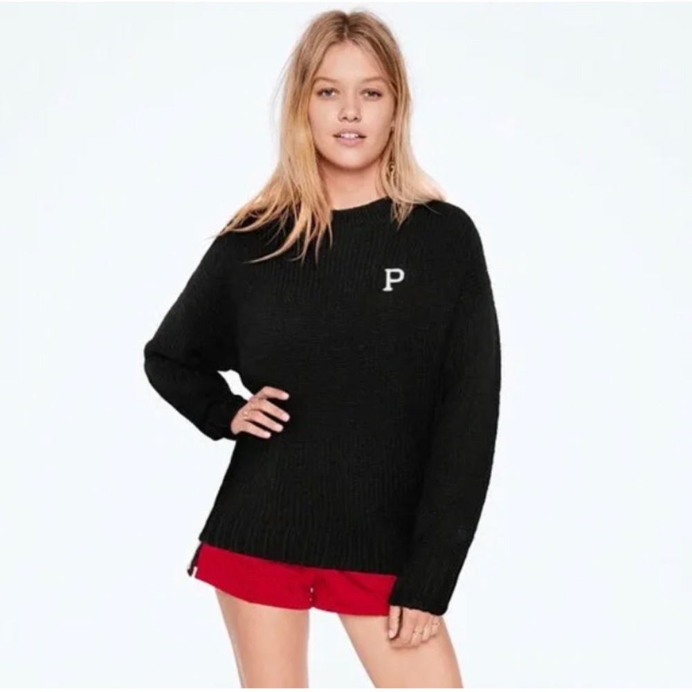 NIP. ROUND NECK SWEATER LARGE